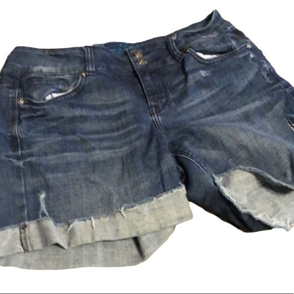 Delias Bailey distressed Jean shorts size 9/10 - Picture 1 of 5